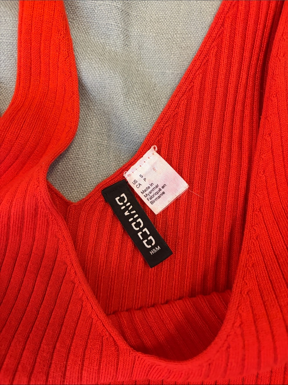 Divided Red Ribbed Tank Top - Picture 2 of 2